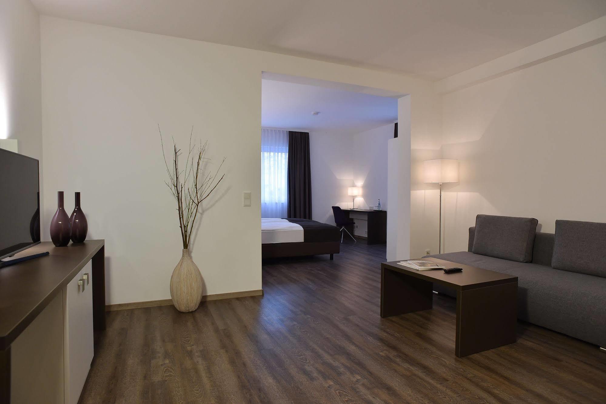 Guesthouse Lichtenau Nußloch Eksteriør bilde