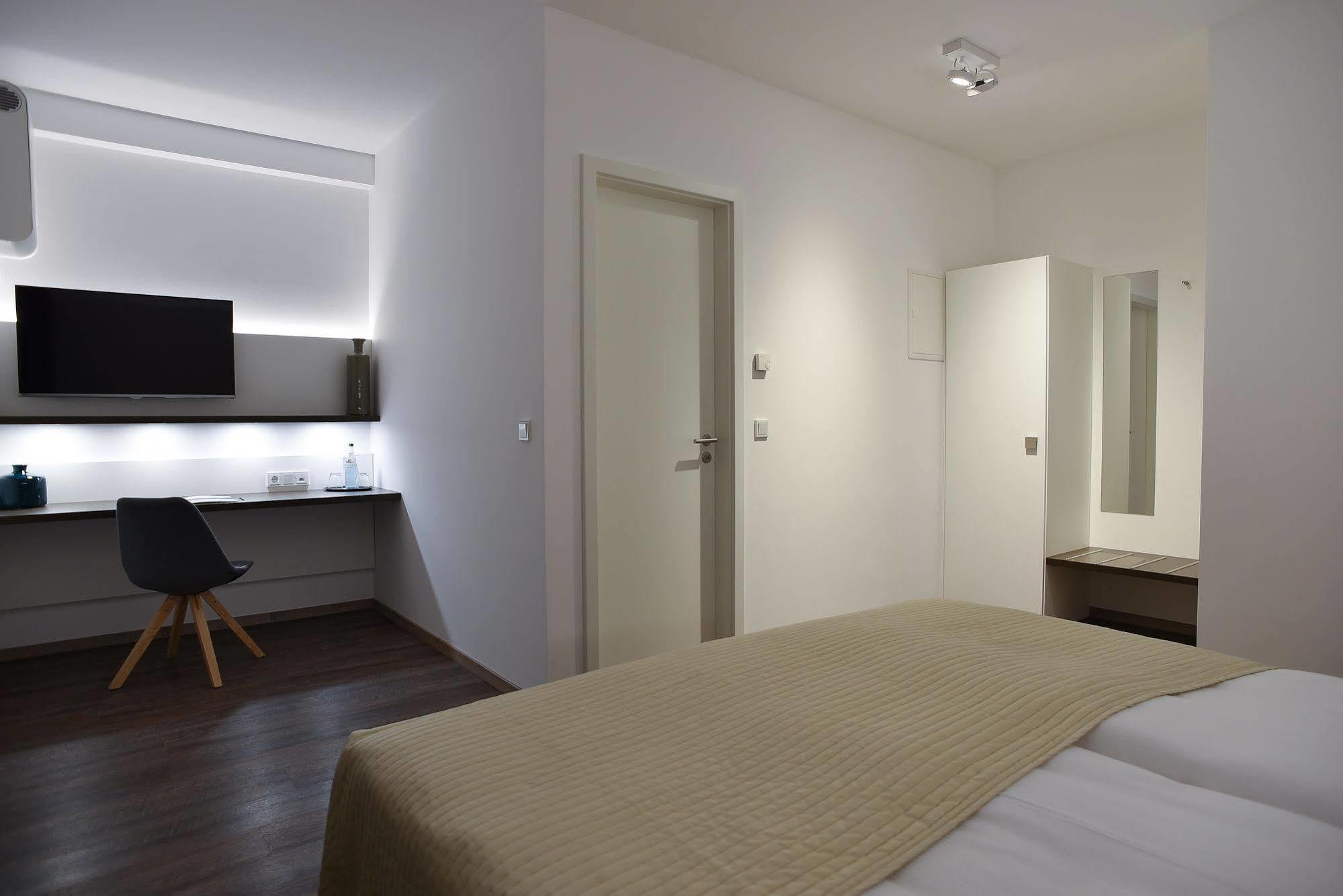 Guesthouse Lichtenau Nußloch Eksteriør bilde